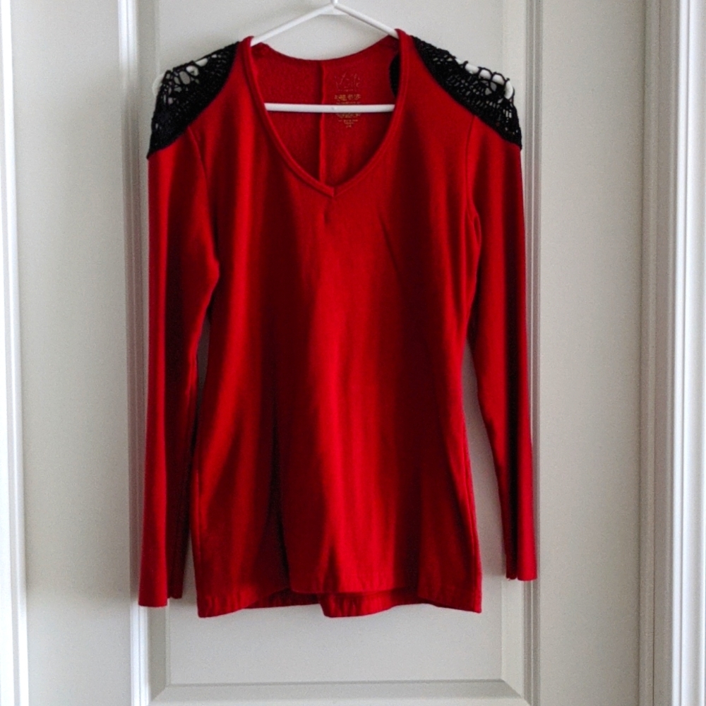 Voila Local MB Designer Fleece Top